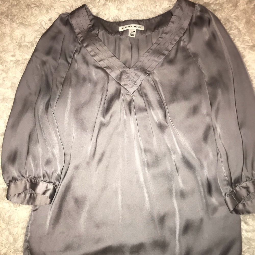 Banana Republic gray blouse